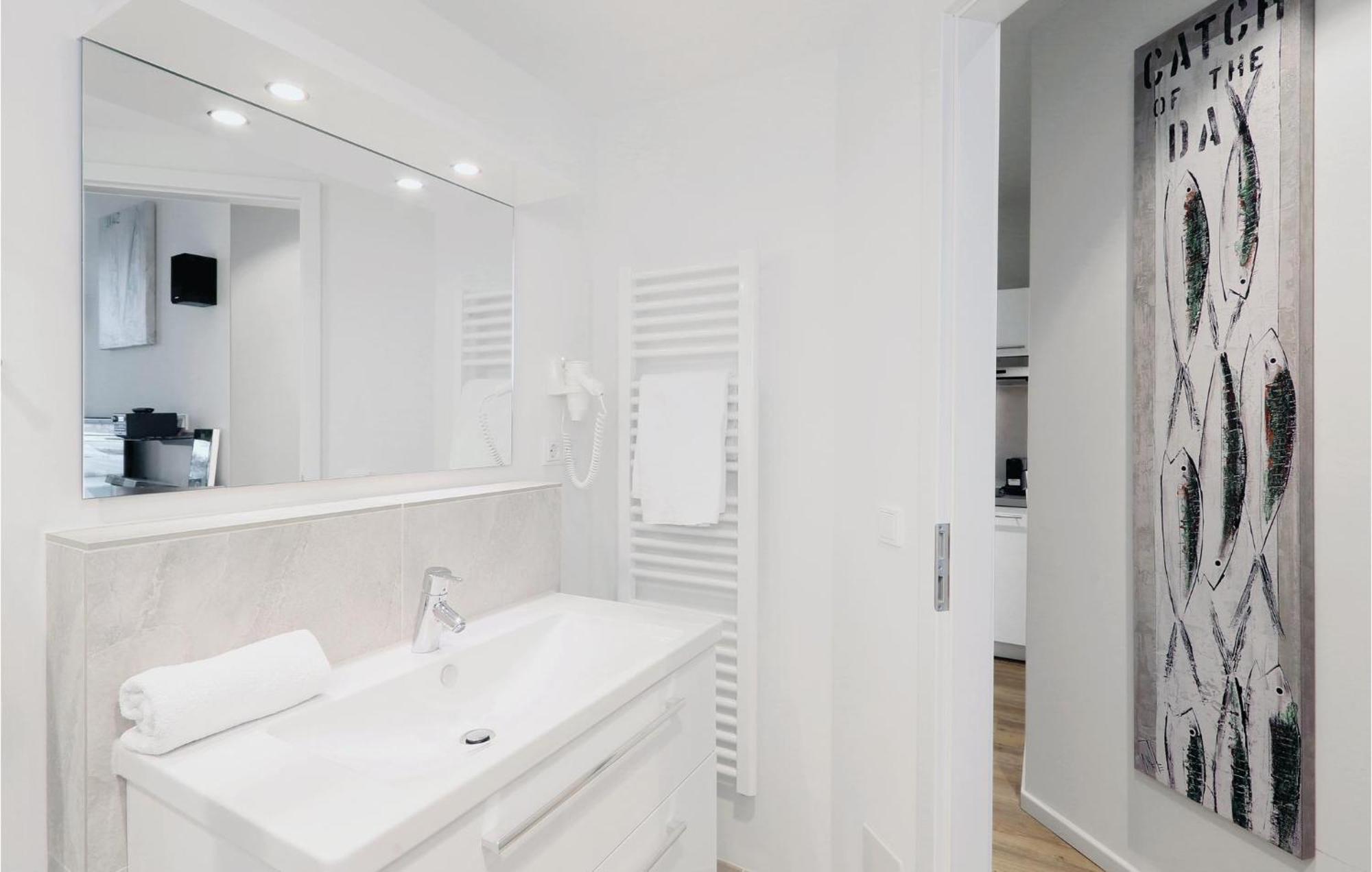 Amazing Apartment In Luebeck Travemuende With Wifi Extérieur photo